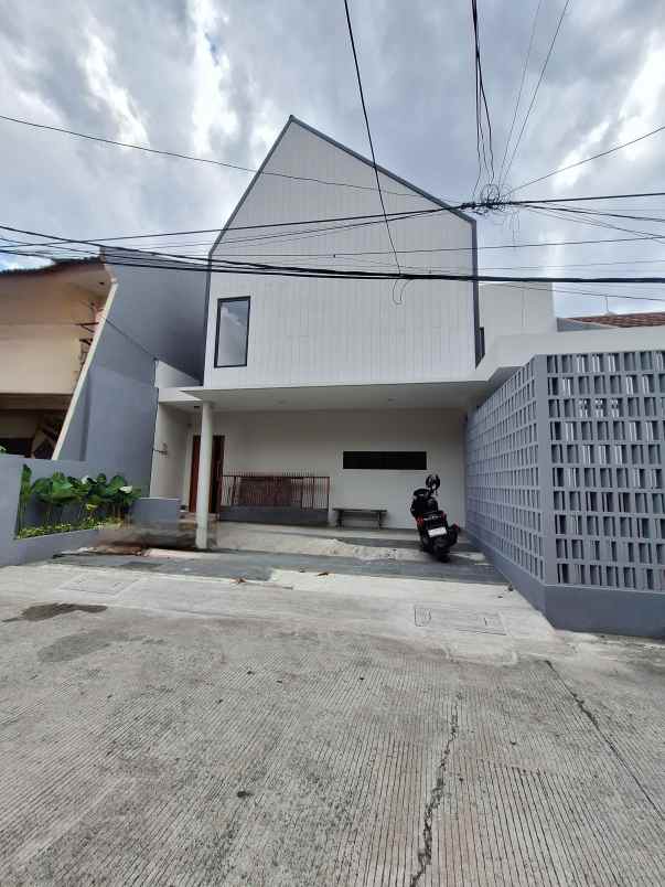 dijual rumah duren sawit jaktim
