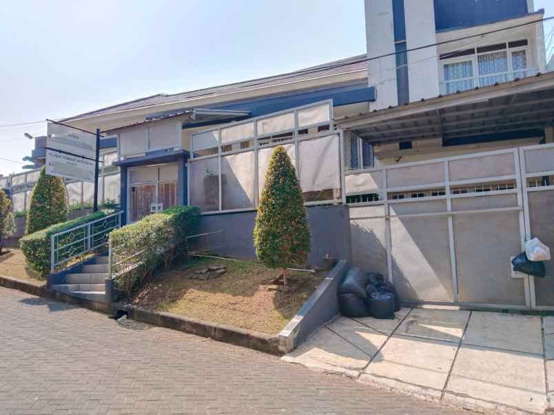 dijual rumah full furnished di setiabudi regency