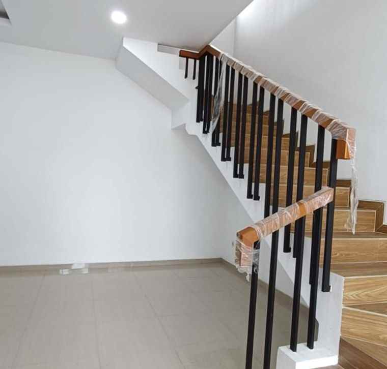 dijual rumah gading pantai