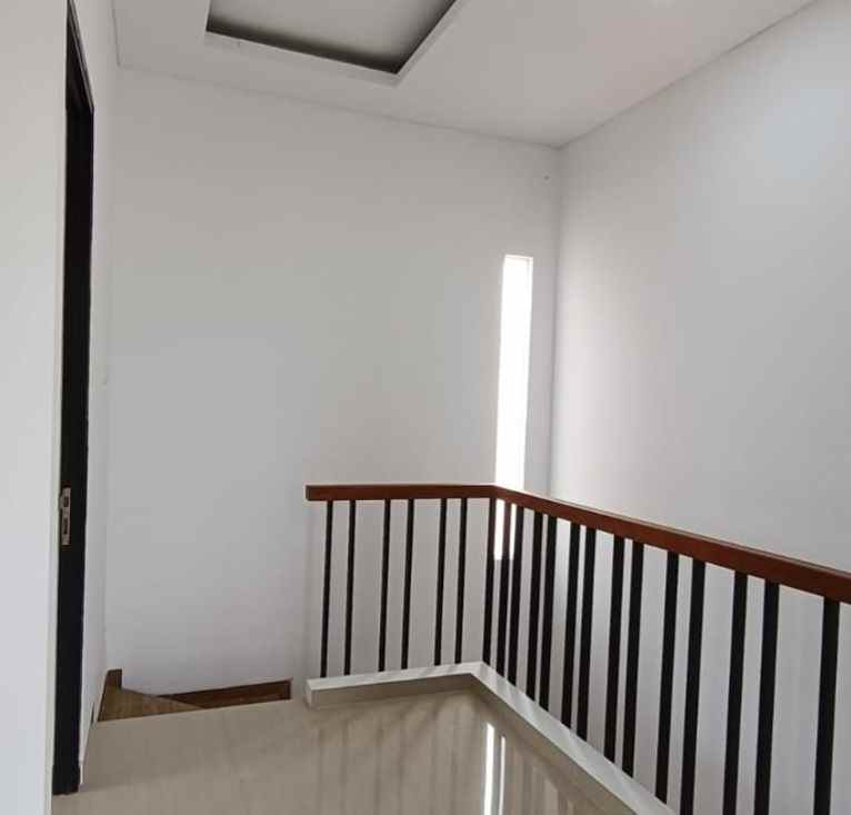 dijual rumah gading pantai