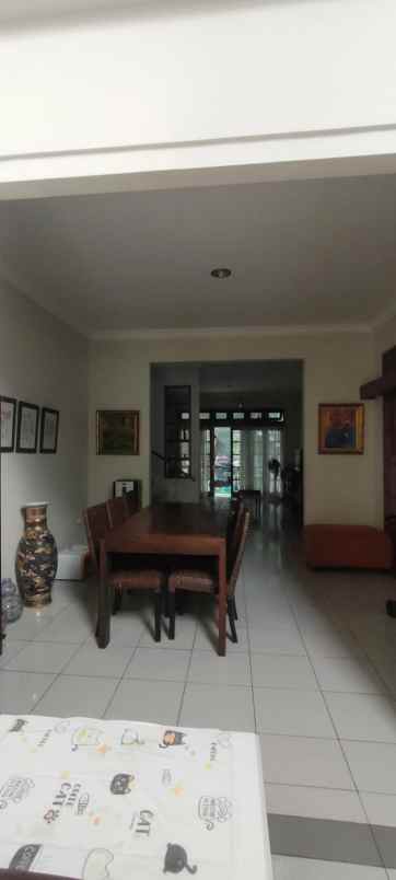 dijual rumah gandaria