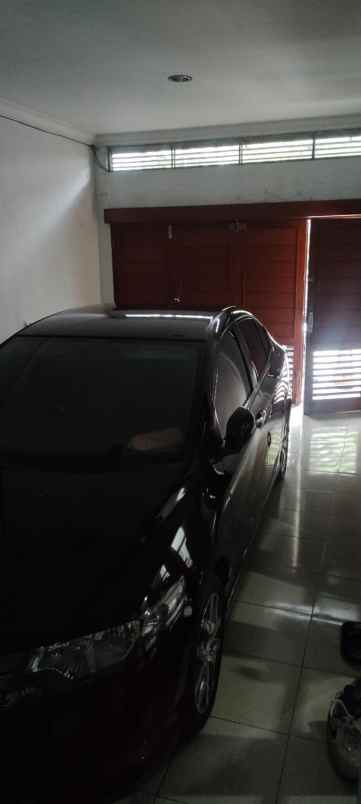 dijual rumah gandaria