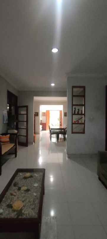 dijual rumah gandaria