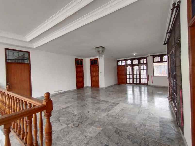 dijual rumah gatot subroto