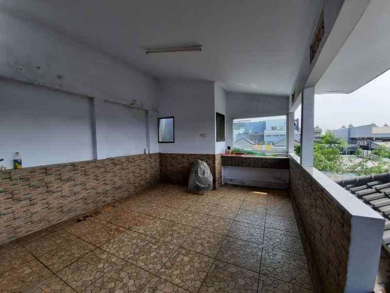 dijual rumah golf lake residence cengkareng