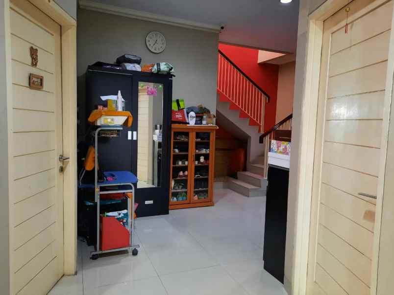 dijual rumah golf lake residence cengkareng