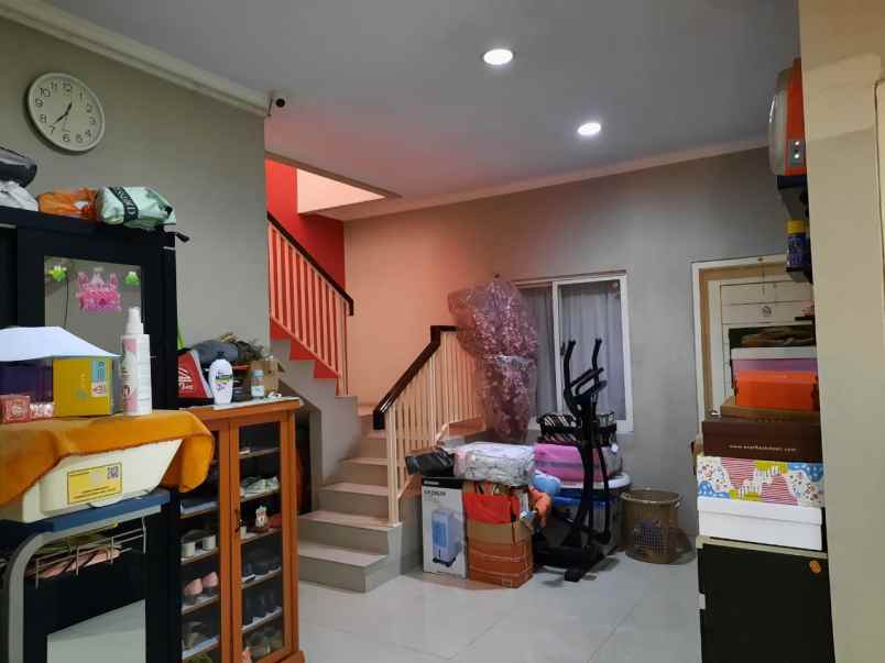 dijual rumah golf lake residence cengkareng