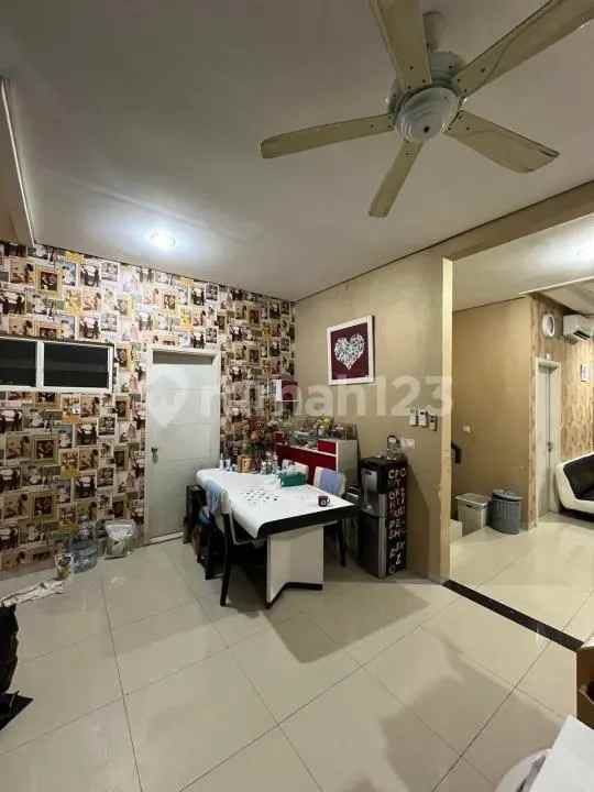 dijual rumah green lake city cluster