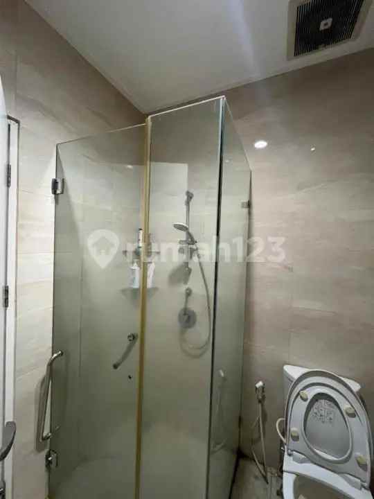 dijual rumah green lake city cluster