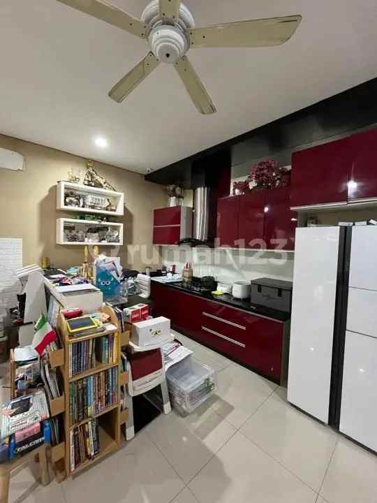 dijual rumah green lake city cluster