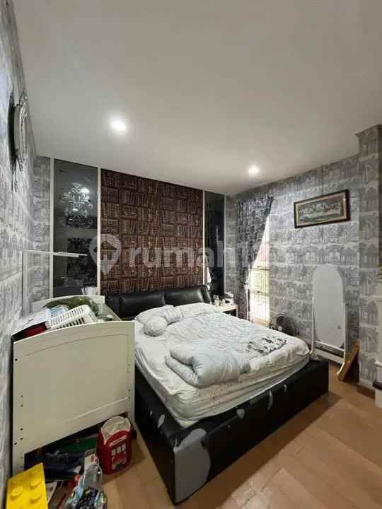 dijual rumah green lake city cluster