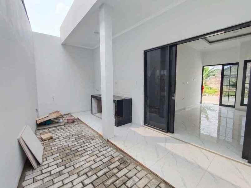 dijual rumah grogol