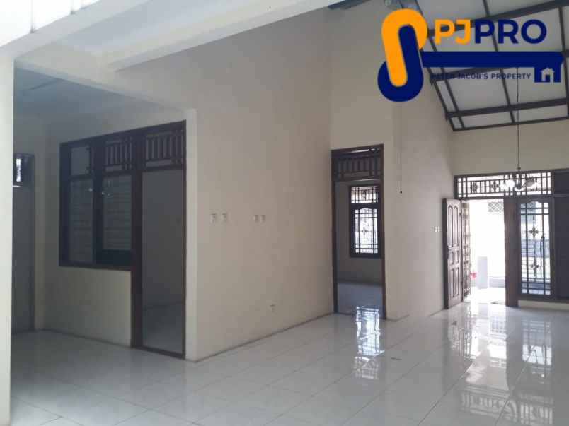 dijual rumah harapan indah