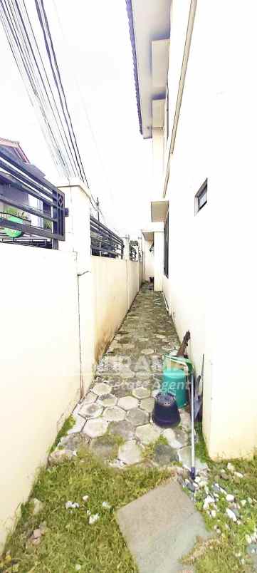 dijual rumah hook di ciganjur jakarta selatan