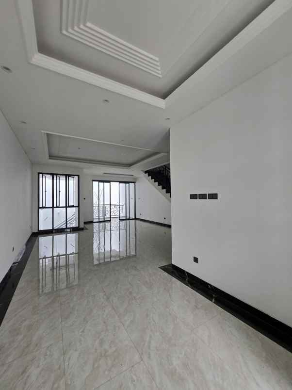 dijual rumah jagakarsa jakarta selatan