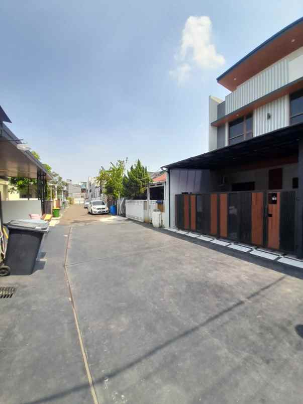 dijual rumah jaka sampurna