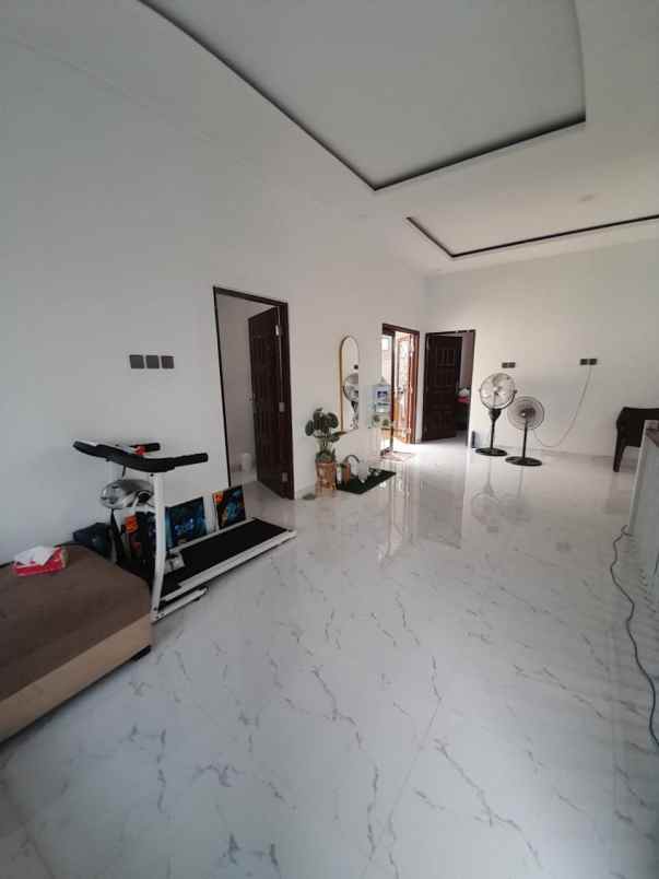 dijual rumah jaka sampurna