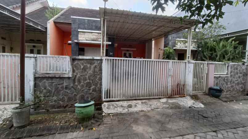 dijual rumah jalan arumba