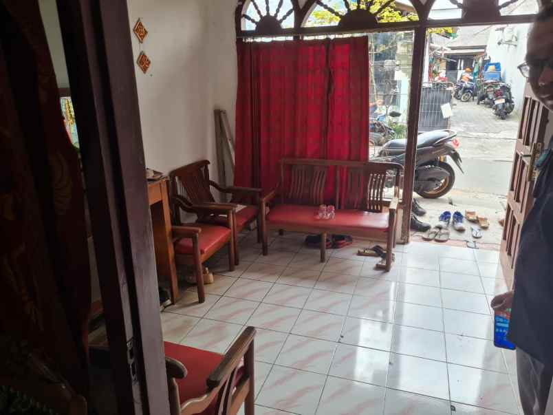 dijual rumah jalan bungur jakarta selatan