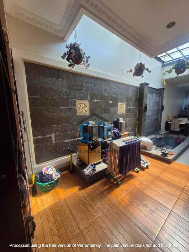 dijual rumah jalan ciawitali