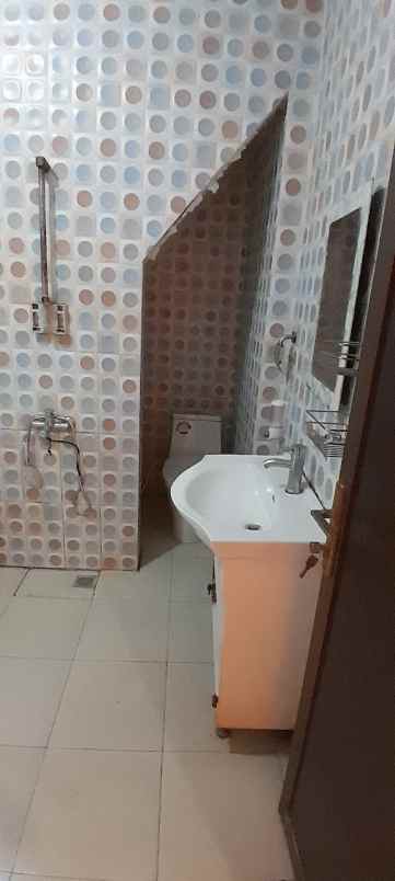 dijual rumah jalan mitra lestari iv