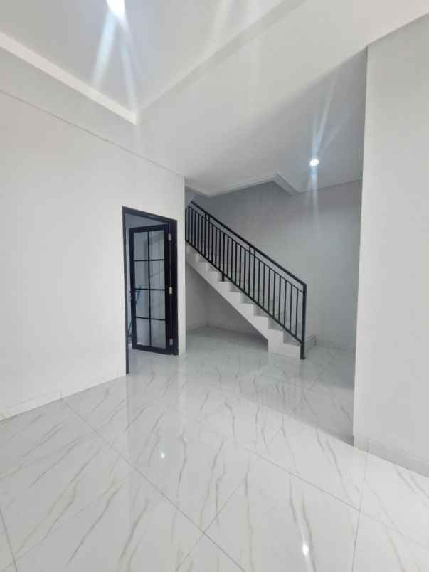 dijual rumah jalan mualim aminudin