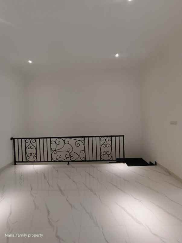 dijual rumah jalan raya joglo kembangan