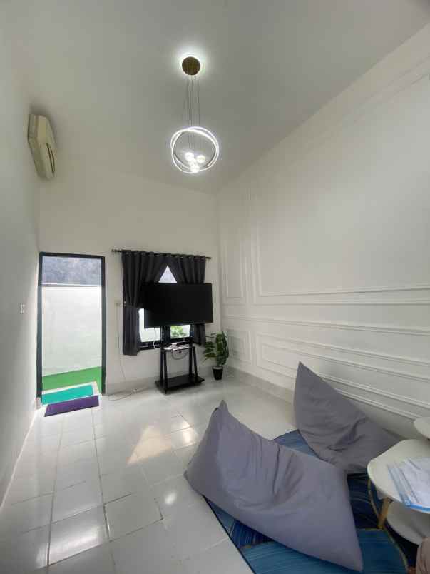 dijual rumah jalan raya megu cisoka