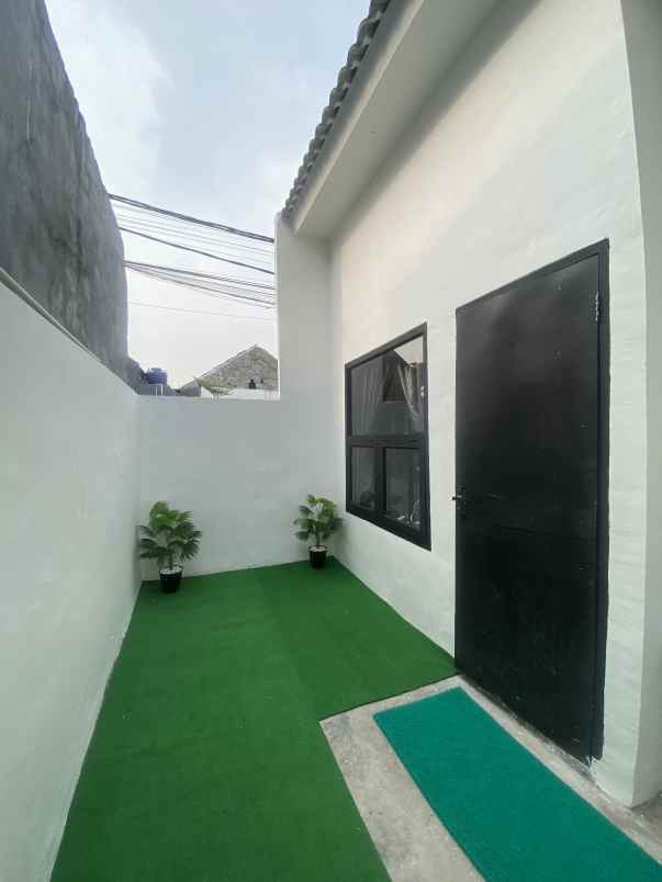 dijual rumah jalan raya megu cisoka