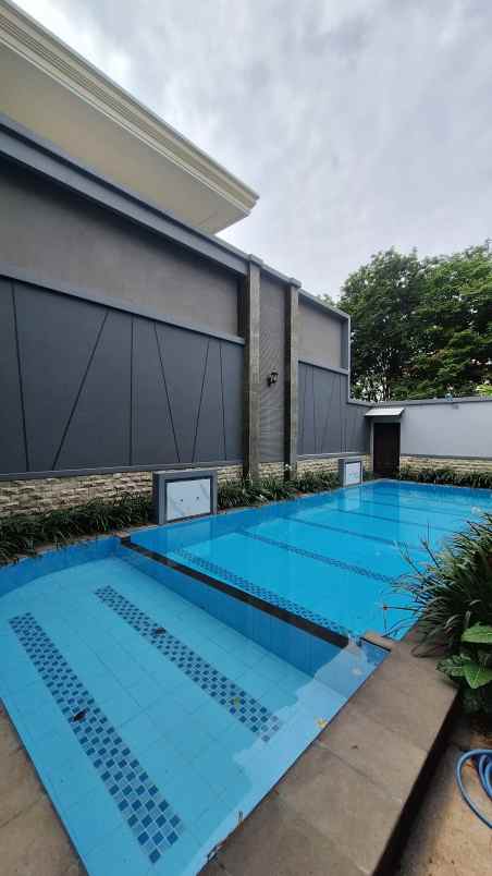 dijual rumah jalan satelit indah