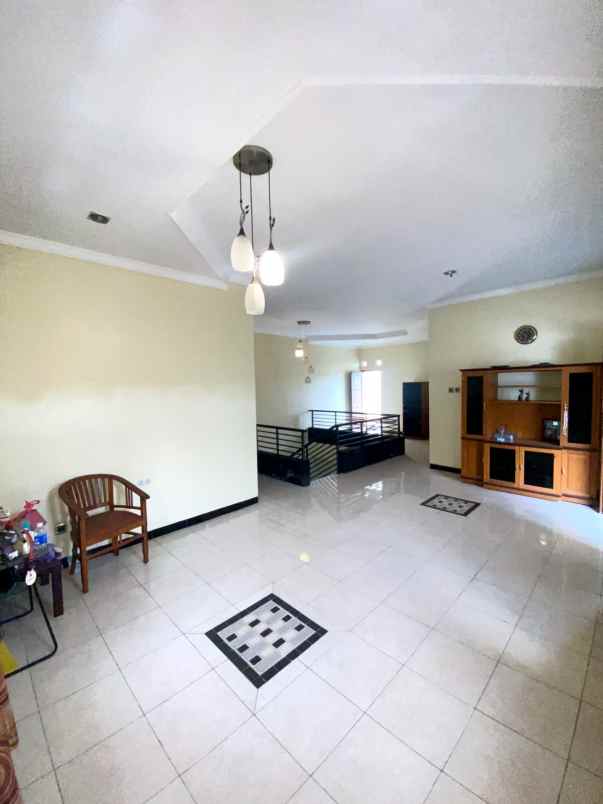 dijual rumah jangli jobrang