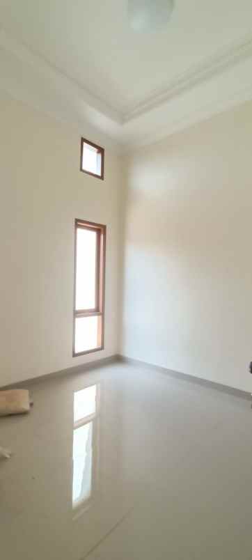dijual rumah jatibening