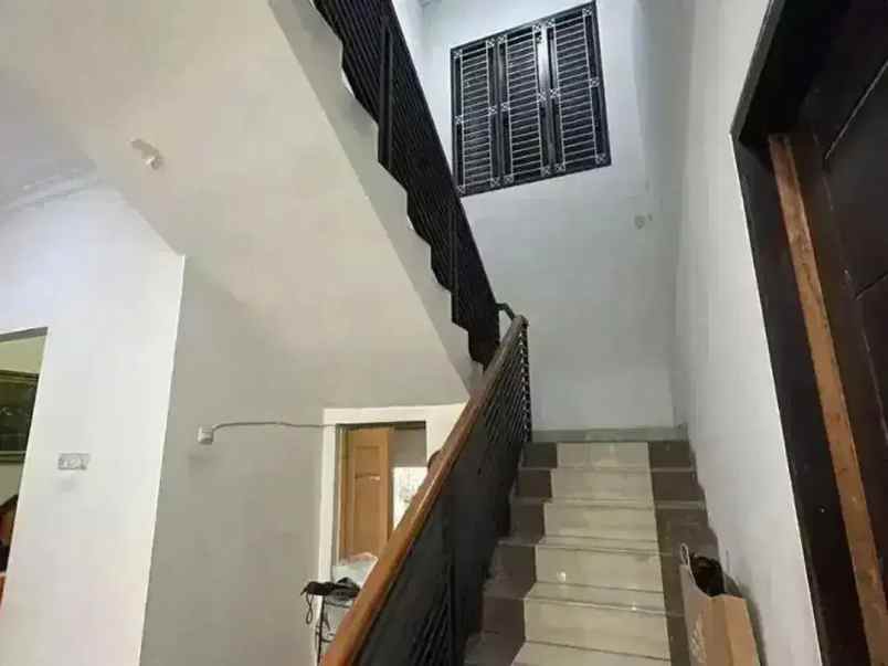 dijual rumah jatibening