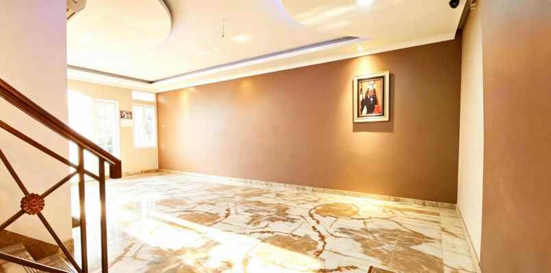 dijual rumah jatibening