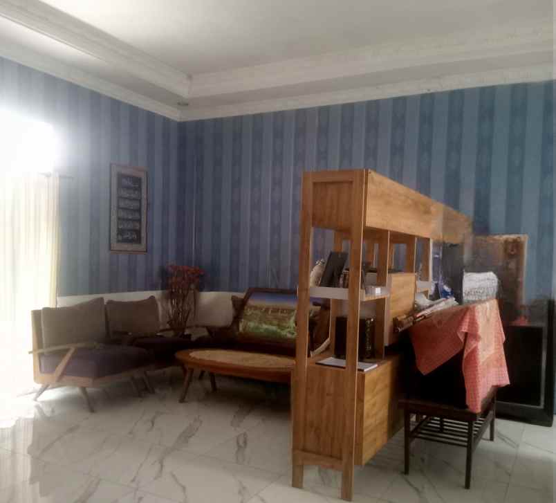 dijual rumah jl golf arcamanik endah