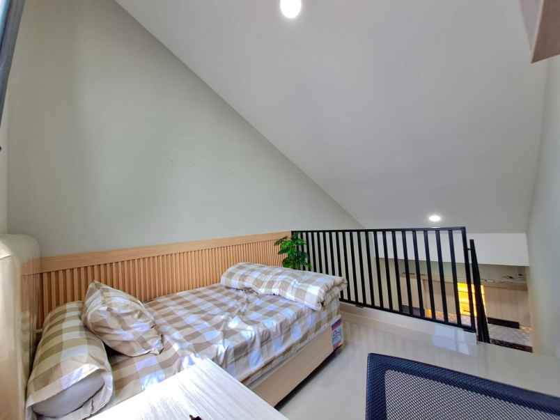 dijual rumah jl haji emba pd petir