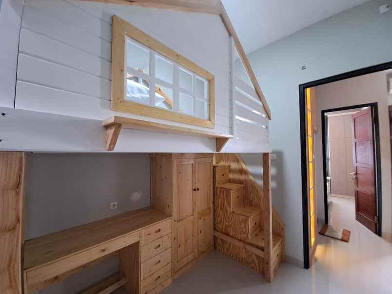 dijual rumah jl haji emba pd petir