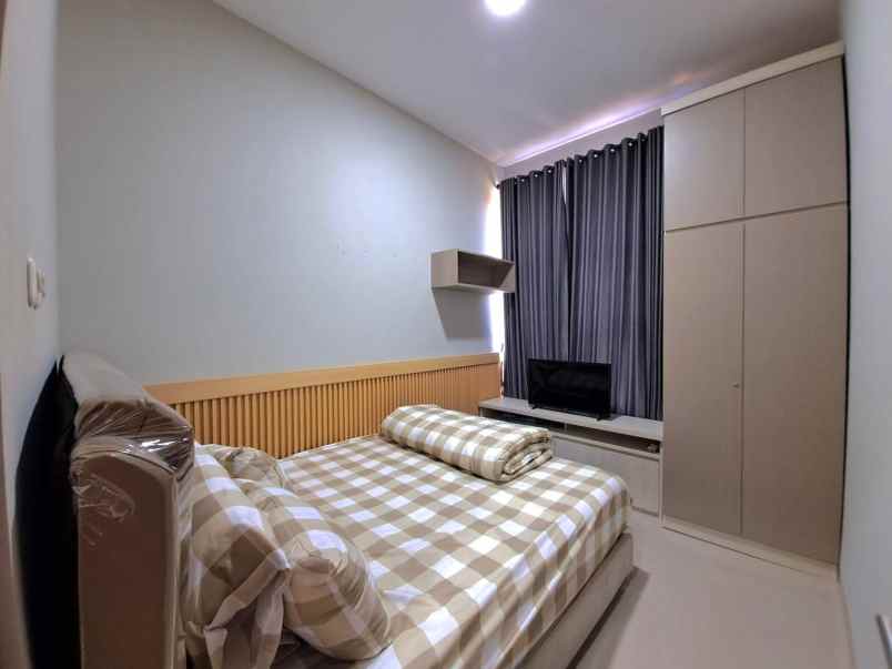 dijual rumah jl haji emba pd petir