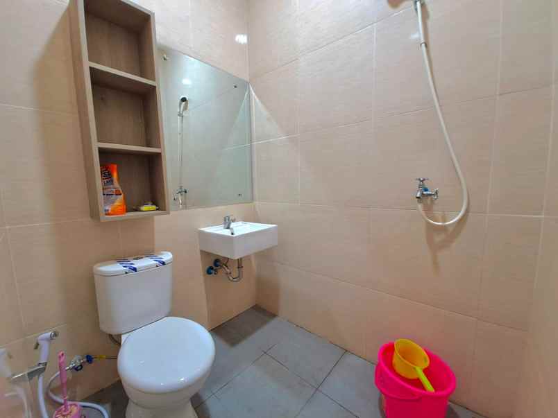 dijual rumah jl haji emba pd petir