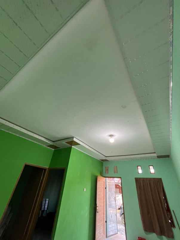 dijual rumah jl hangtuah