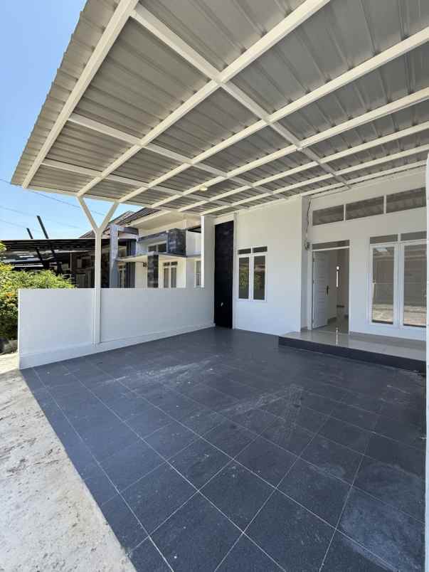 dijual rumah jl inpres