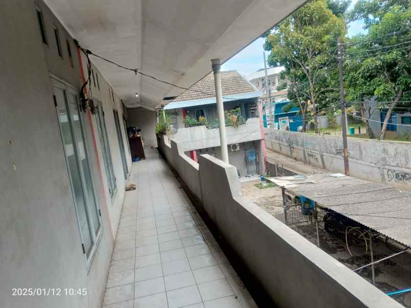 dijual rumah jl jatiwaringin pondok
