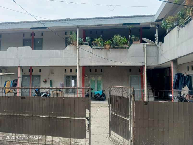 dijual rumah jl jatiwaringin pondok