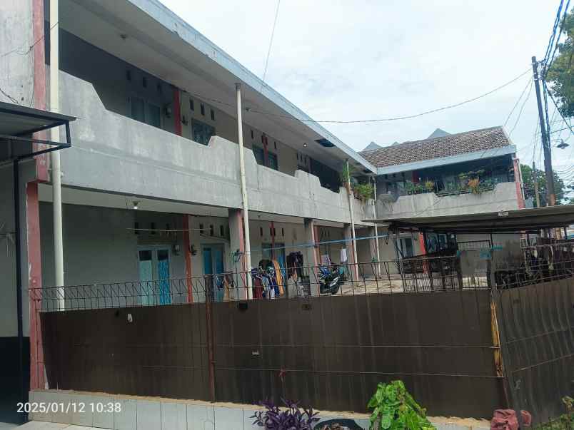 dijual rumah jl jatiwaringin pondok
