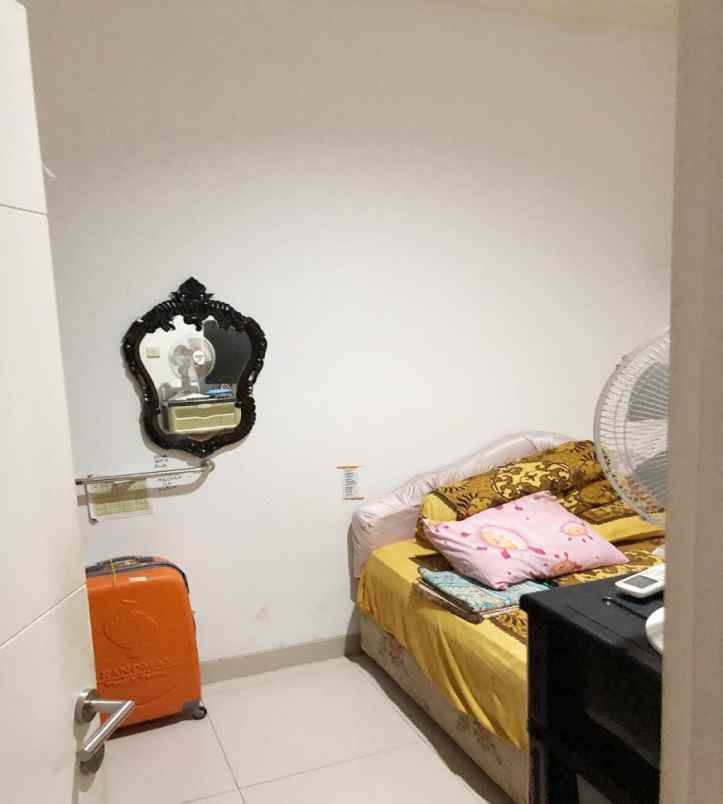 dijual rumah jl kiara payung barat ii