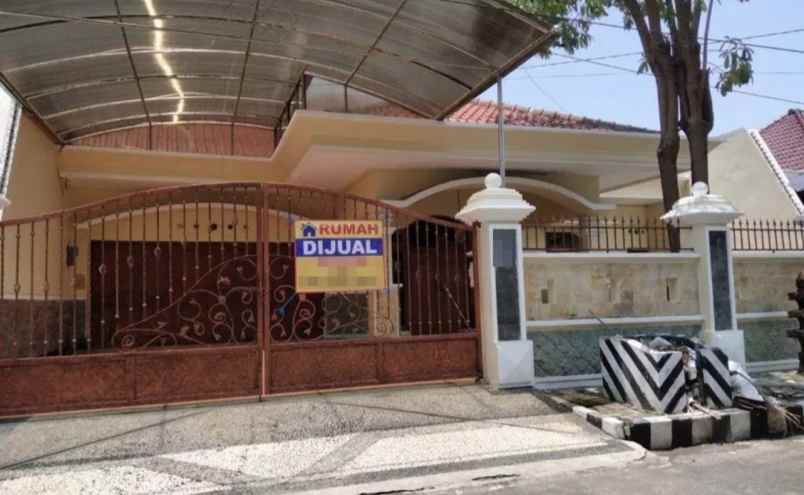 dijual rumah jl manyar kartika menur