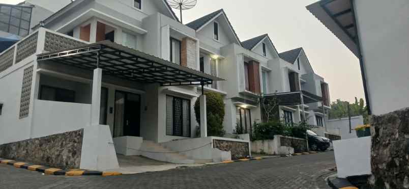 dijual rumah jl padasuka atas cimenyan
