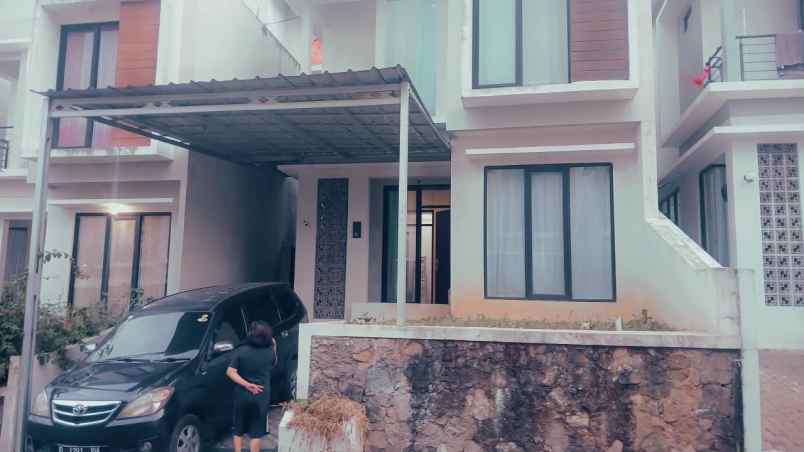 dijual rumah jl padasuka atas cimenyan