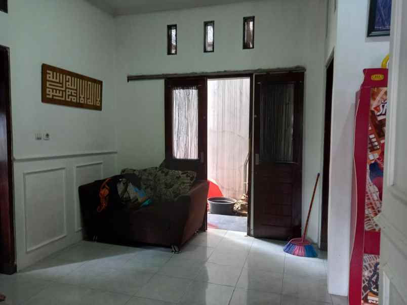 dijual rumah jl padasuka cimahi