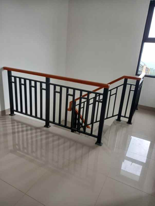 dijual rumah jl pasir embe